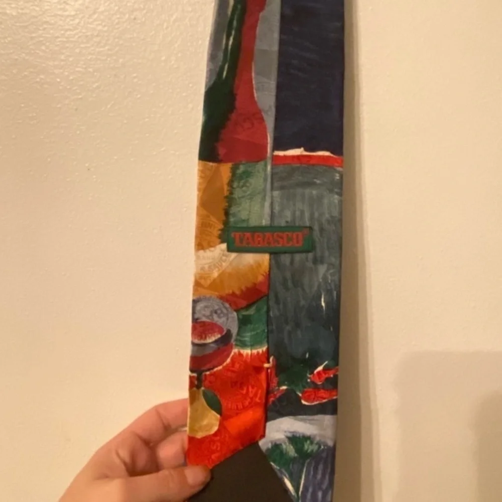 Mens Tabasco print 100% imported silk tie